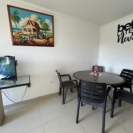 Sea Life Apartamentos En Via Principal Centro Y San Luis San Andrés Kültér fotó