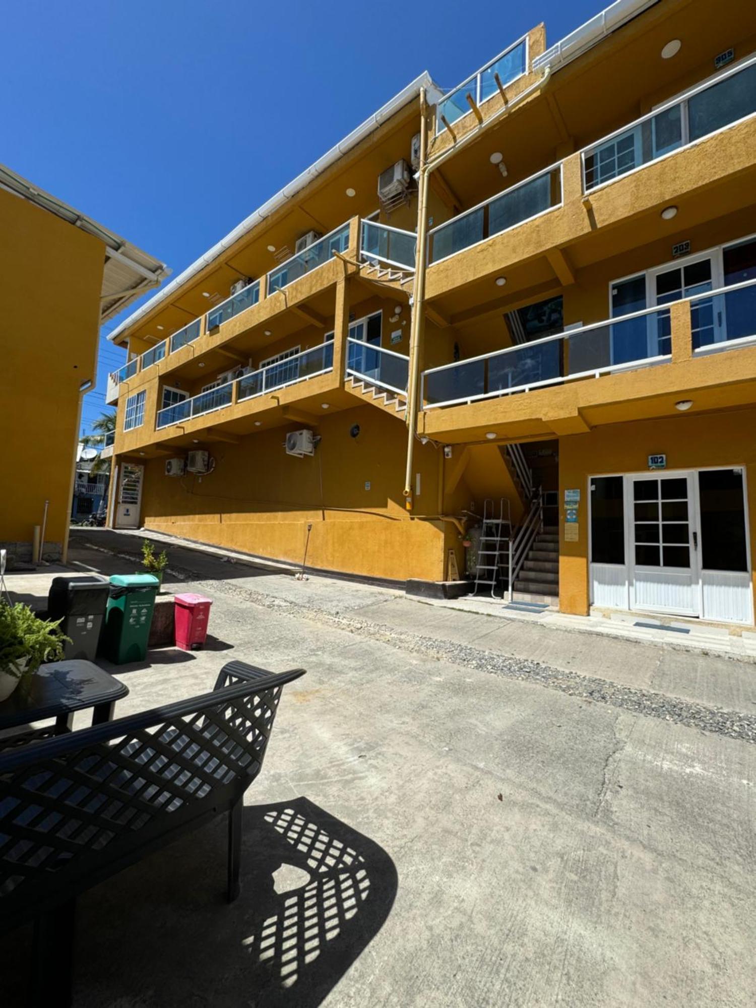 Sea Life Apartamentos En Via Principal Centro Y San Luis San Andrés Kültér fotó
