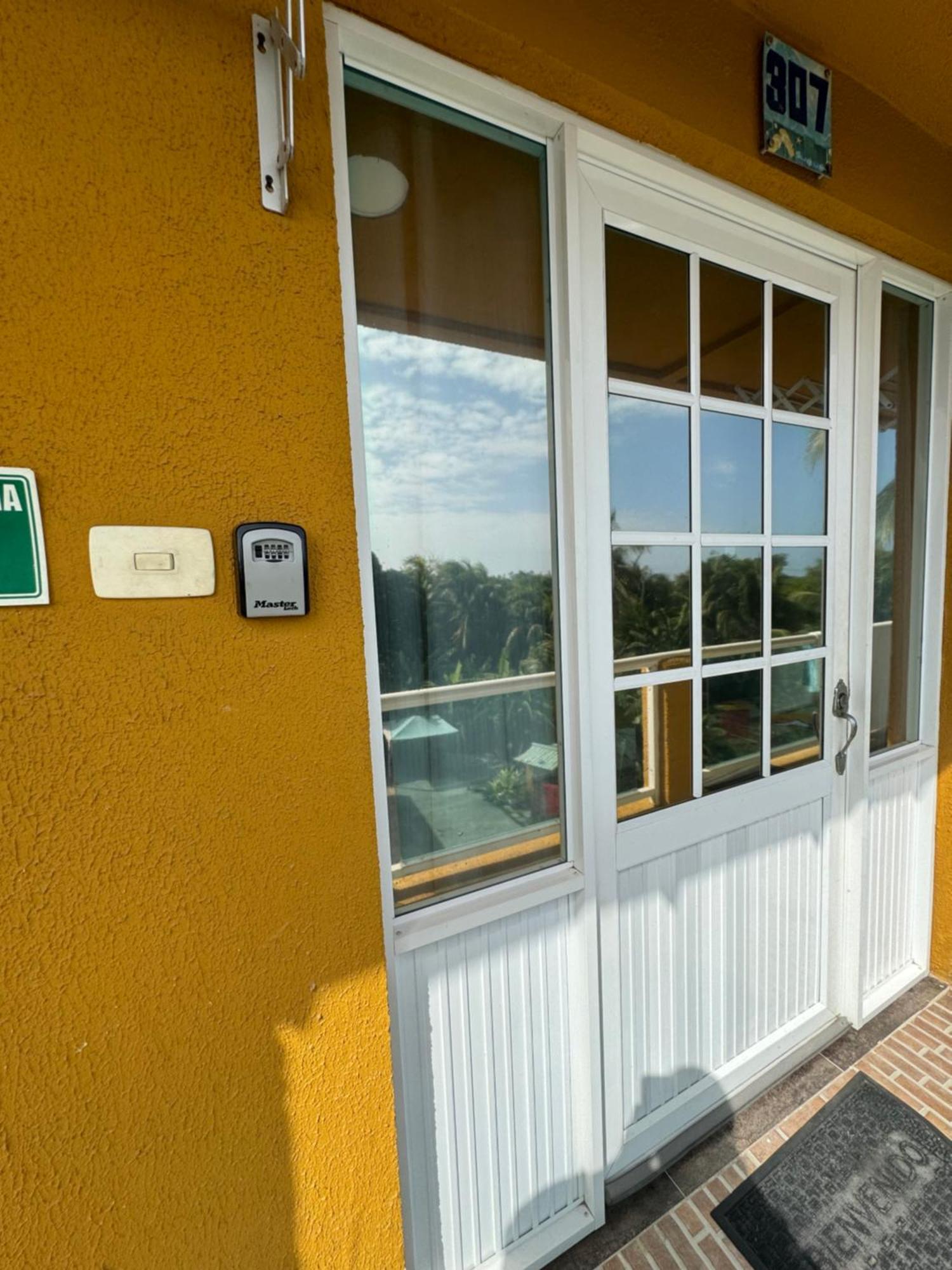 Sea Life Apartamentos En Via Principal Centro Y San Luis San Andrés Kültér fotó