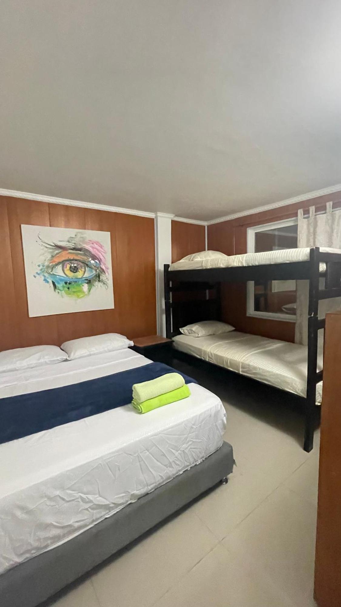 Sea Life Apartamentos En Via Principal Centro Y San Luis San Andrés Kültér fotó