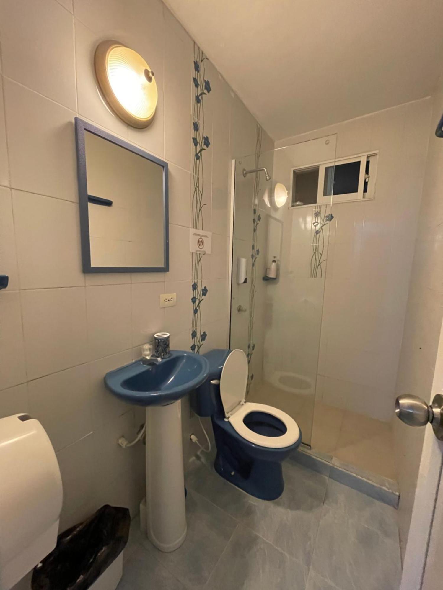 Sea Life Apartamentos En Via Principal Centro Y San Luis San Andrés Kültér fotó
